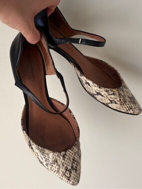 Sigerson Morrison snakeskin & leather flats size 7 US